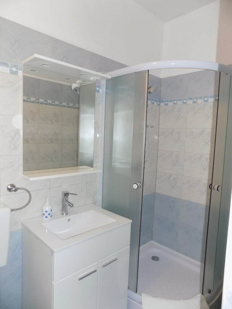 Hostal Rooms And Apartments Galeb