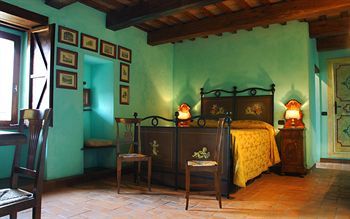 Hotel Castello Di Petroia Relais
