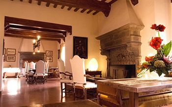 Hotel Castello Di Petroia Relais