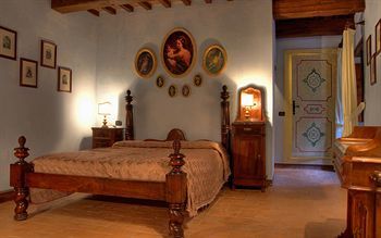 Hotel Castello Di Petroia Relais