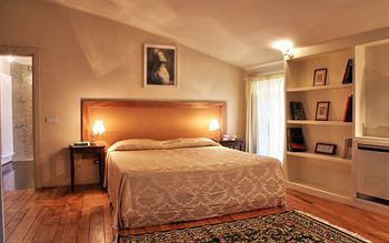 Hotel Castello Di Petroia Relais