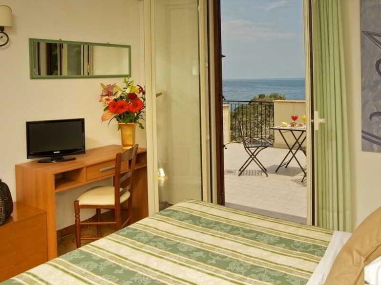 Jonic Hotel Mazzaro'