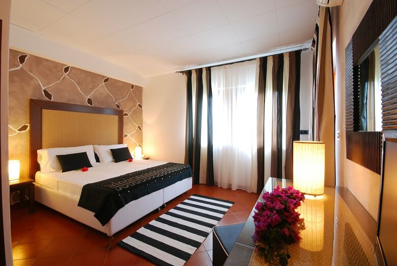 Cala Rosa Club Hotel