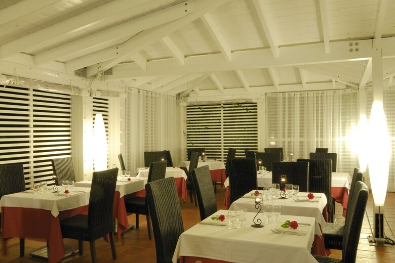 Cala Rosa Club Hotel