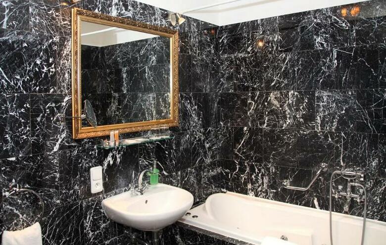 Hotel King Charles Boutique Residence