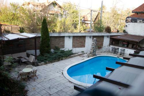 Hostal Vila Senjak B&B