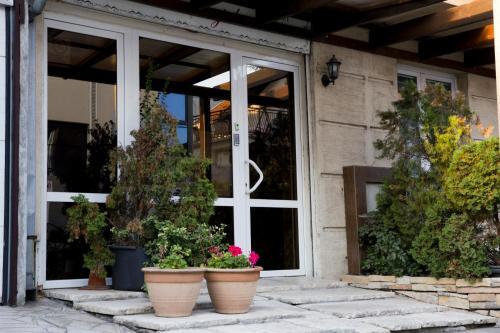 Hostal Vila Senjak B&B