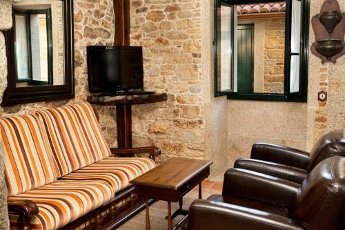 Agroturismo Hotel R�stico Y Apartamentos A Torre De Laxe