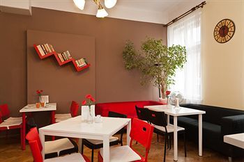 Enigma Hostel & Apartments