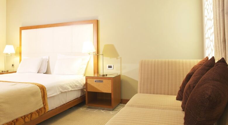 Hotel Golden Tulip Farah