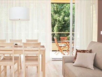Aparthotel Gozdna Villa Mari