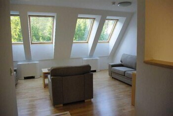 Aparthotel Gozdna Villa Mari