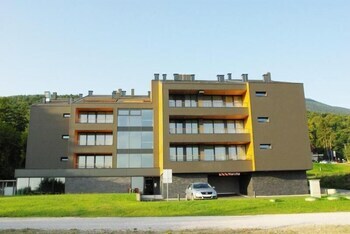 Aparthotel Gozdna Villa Mari