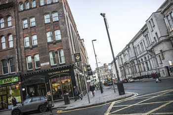 Base Serviced Apartments - Sir Thomas Street