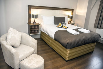 Base Serviced Apartments - Sir Thomas Street