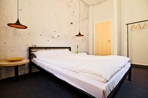 Sleep In Hostel & Apartments