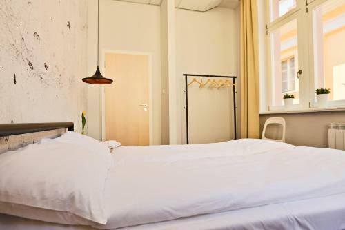 Sleep In Hostel & Apartments