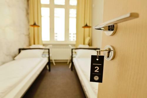 Sleep In Hostel & Apartments