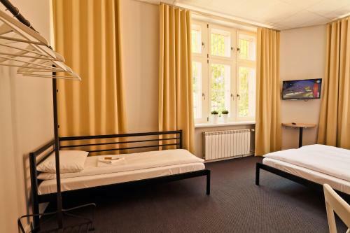 Sleep In Hostel & Apartments