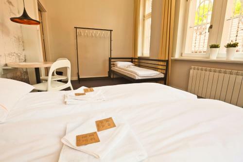 Sleep In Hostel & Apartments