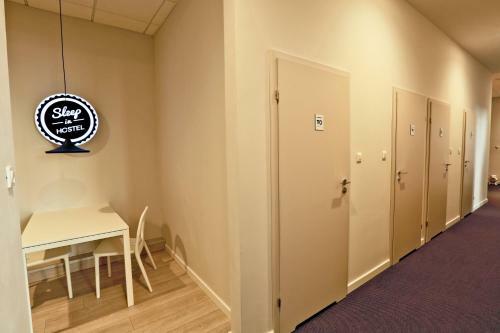 Sleep In Hostel & Apartments
