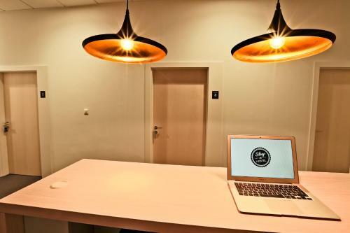 Sleep In Hostel & Apartments