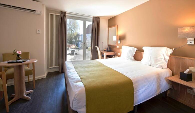 Flanders Hotel