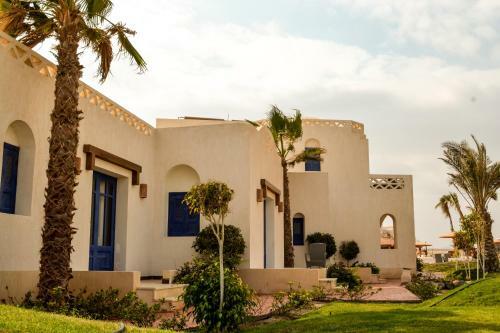 Hotel Aurora Beach Safari Resort