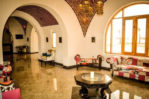 Hotel Aurora Beach Safari Resort