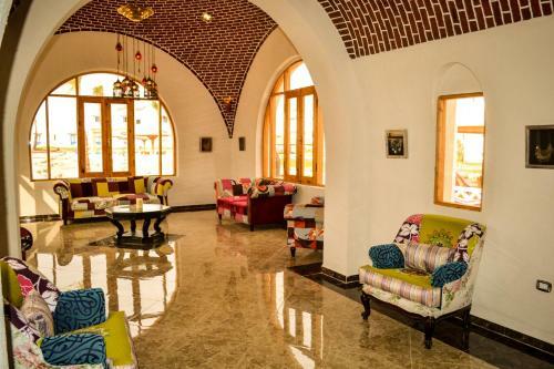 Hotel Aurora Beach Safari Resort