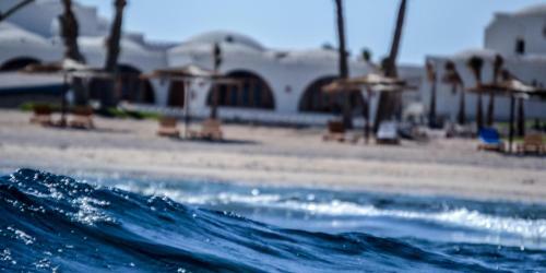 Hotel Aurora Beach Safari Resort