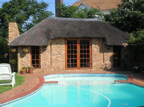 Hostal Avon Road Guest House & Tours