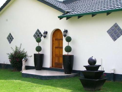 Hostal Avon Road Guest House & Tours