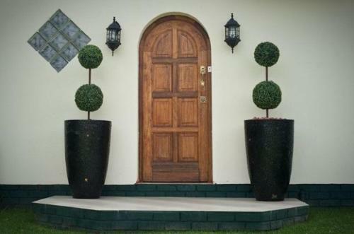 Hostal Avon Road Guest House & Tours