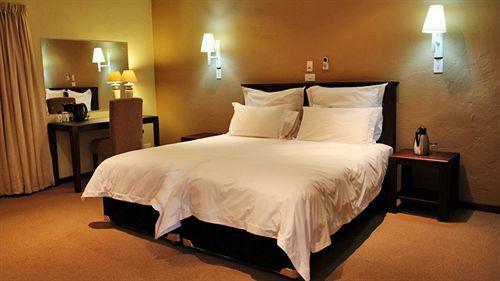 Hotel Numbi & Garden Suites