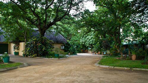 Hotel Numbi & Garden Suites