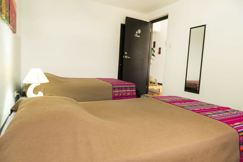 Hostal Villa64
