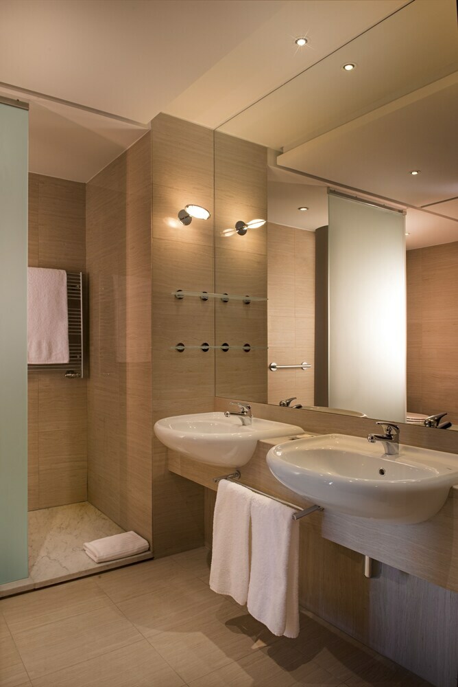 Hotel Doubletree By Hilton Turin Lingotto