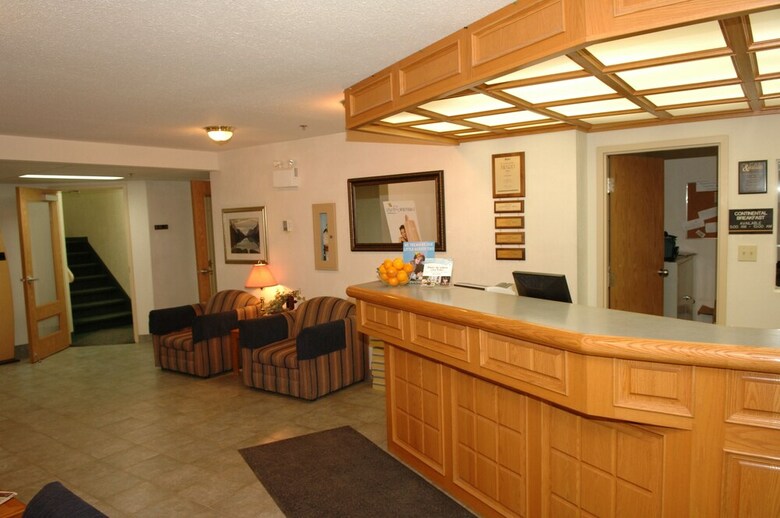 Hotel Lakeview Inns & Suites - Edson East