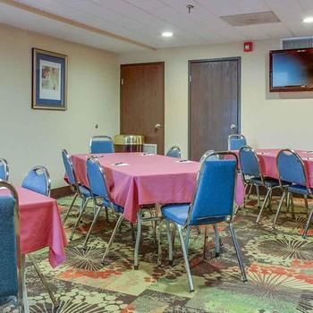 Hotel Alexis Inn & Suites