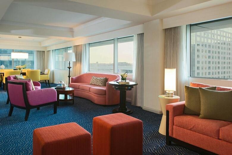 Hotel Renaissance Boston Waterfront