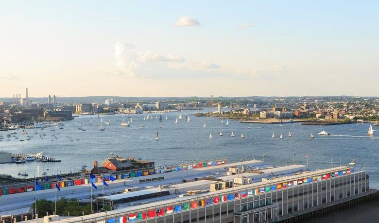 Hotel Renaissance Boston Waterfront