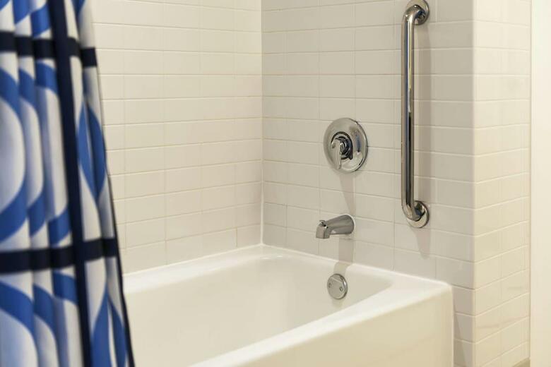 Hotel Renaissance Boston Waterfront