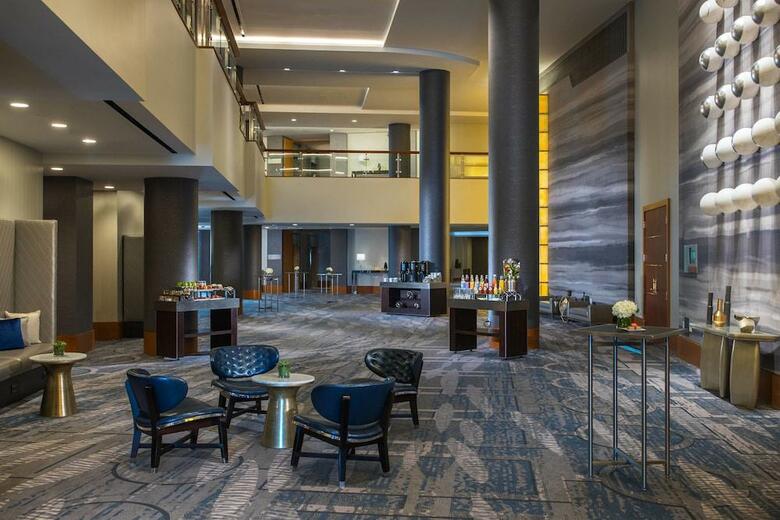 Hotel Renaissance Boston Waterfront