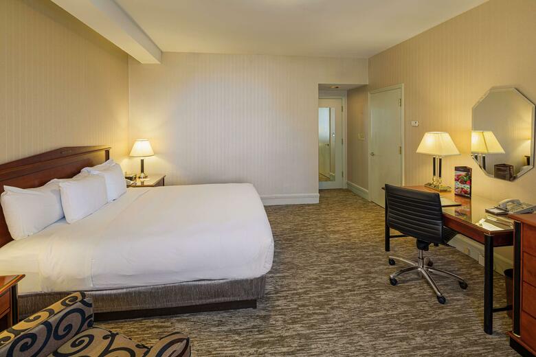 Hotel Hilton Netherland Plaza