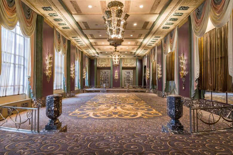 Hotel Hilton Netherland Plaza