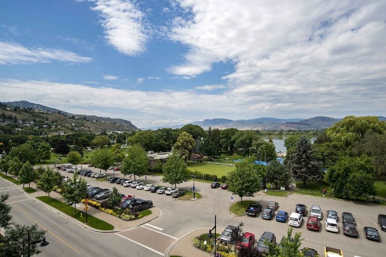 Sandman Signature Kamloops Hotel