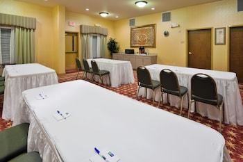 Holiday Inn Express Hotel & Suites Pell City