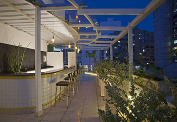 Hotel Village Icara�