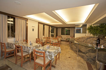 Hotel Village Icara�